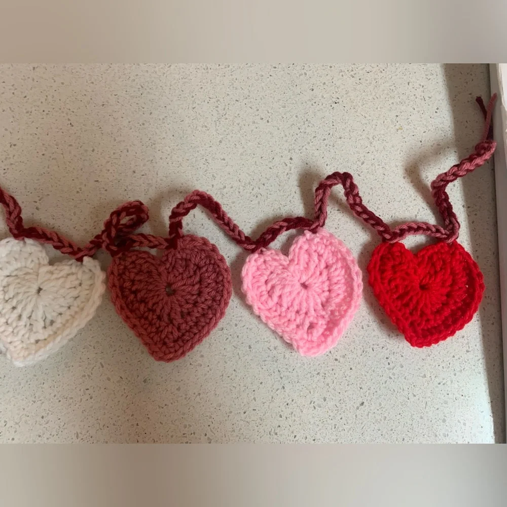 Valentines Hearts Seven Garland New Pink, Red, Mauve, White & Burgundy Handmade